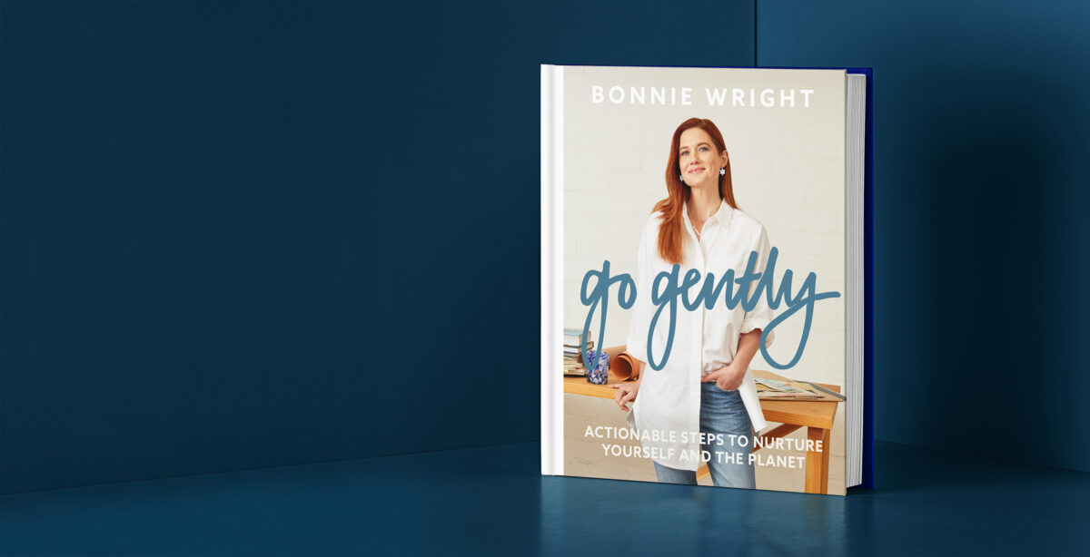 Бони Райт и първата ѝ книга Go Gently