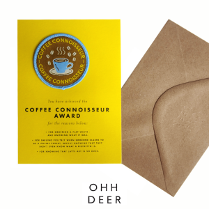 Поздравителна картичка с нашивка "Познавач на кафето" 